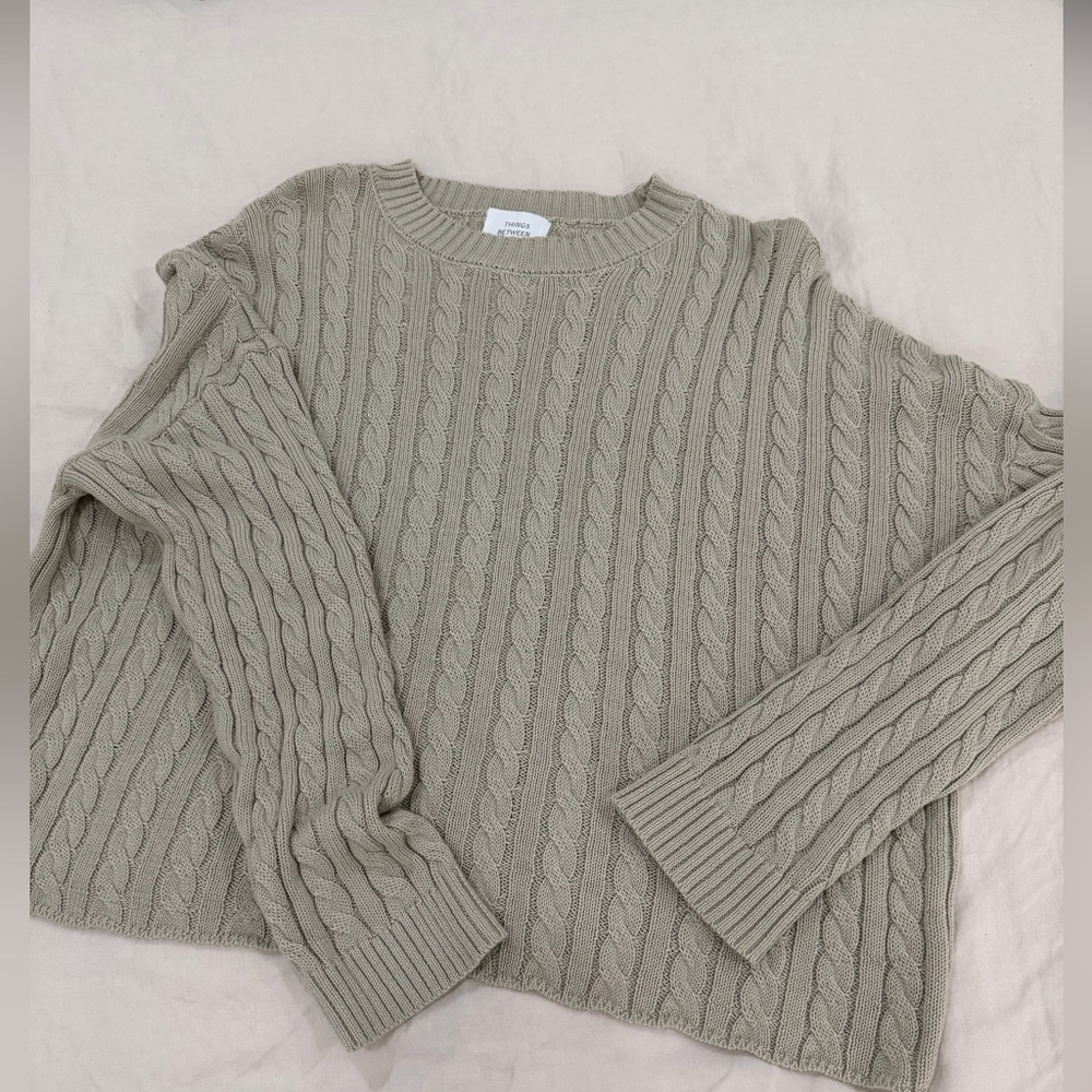 Elegant Cable Knit Crew Neck Sweater in light blue/green